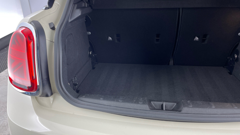 MINI Hatchback 1.5 Cooper Exclusive 5dr Auto Petrol Hatchback